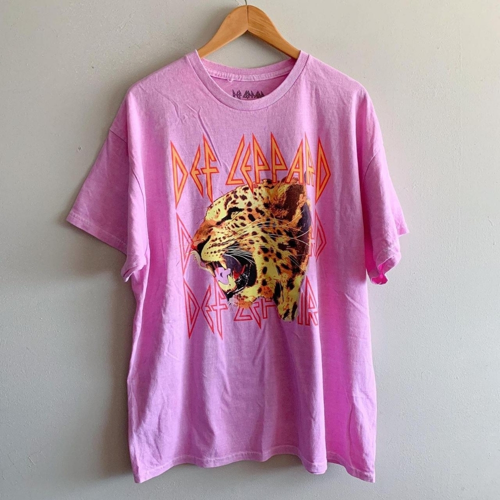 Women's Pink T-shirt